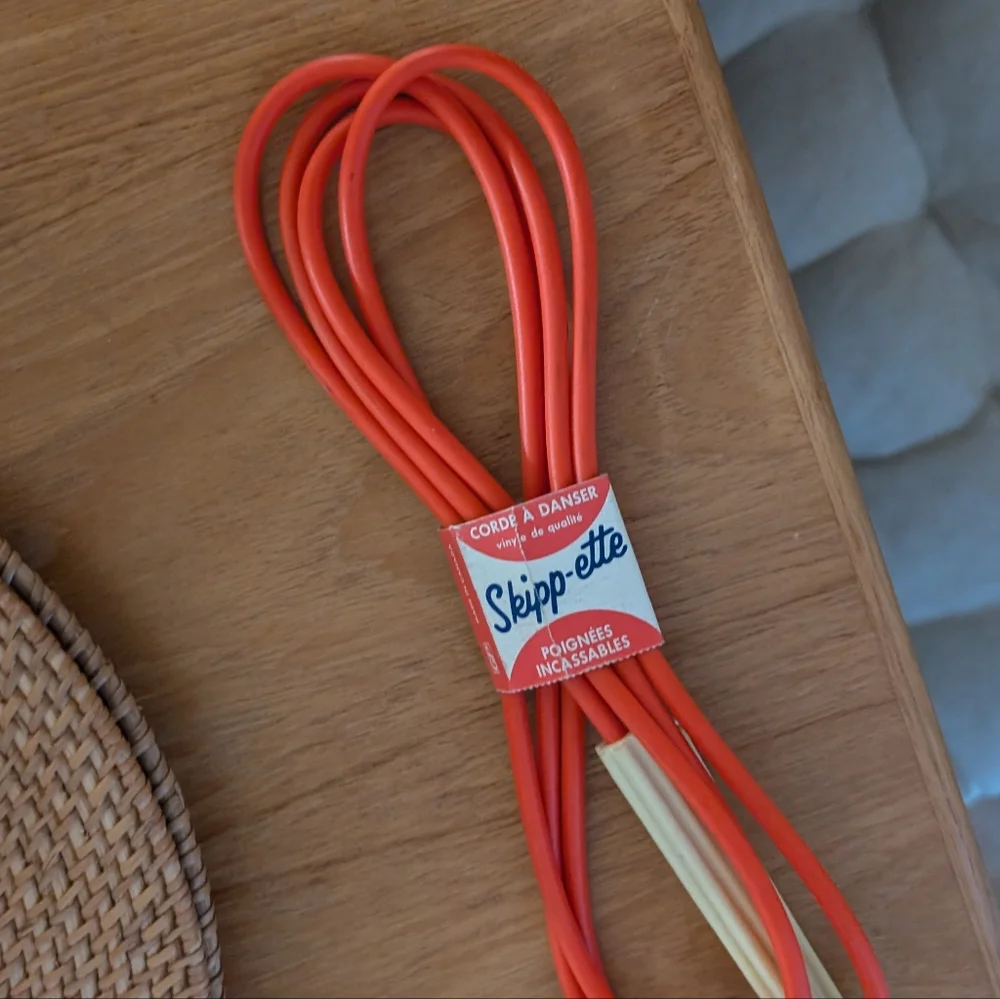 Skipp-ette Red Jump Rope - Picture 1 of 1